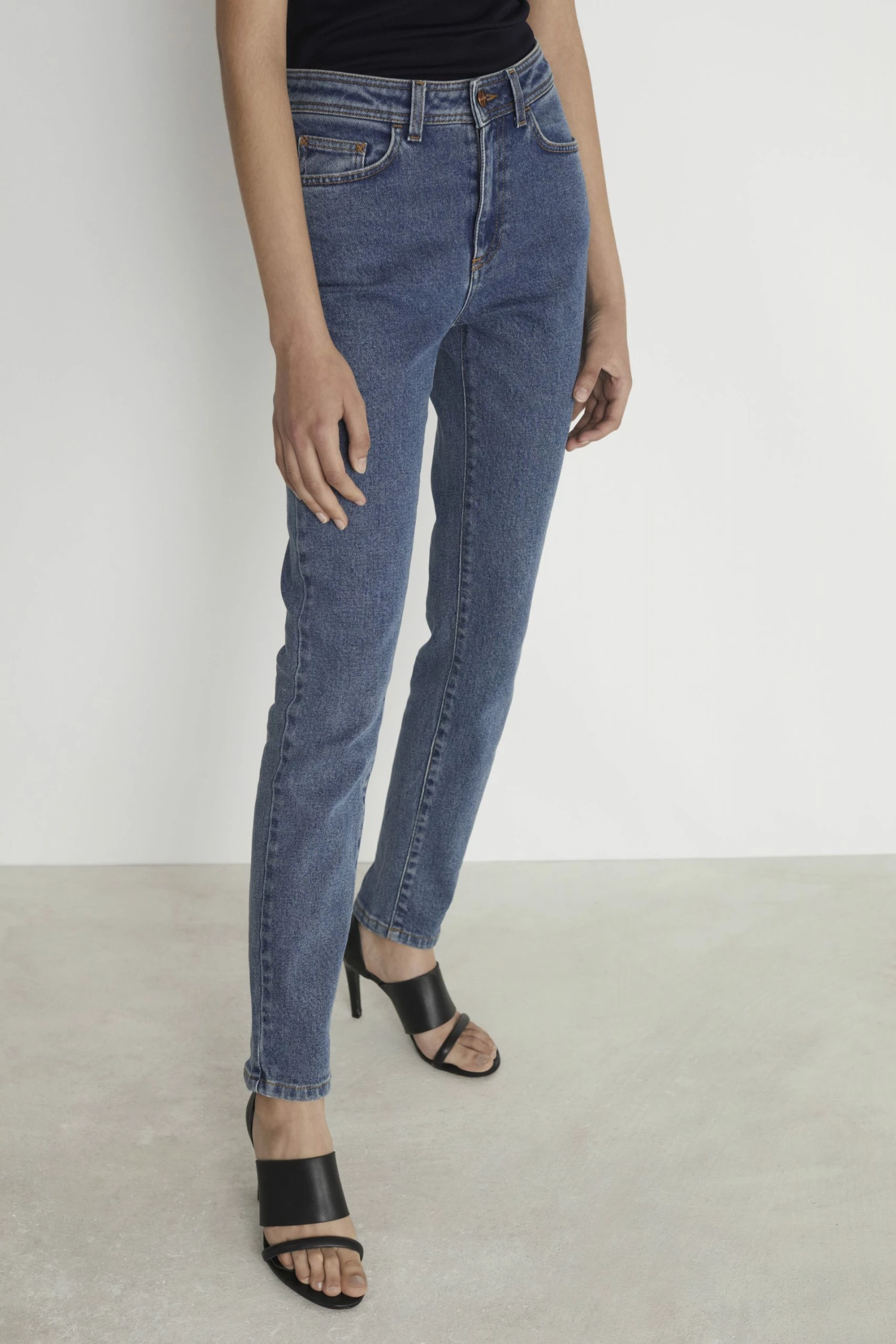 Rodebjer Viktoria Vintage Blue Jeans 4 Rodebjer Viktoria Vintage Blue Jeans